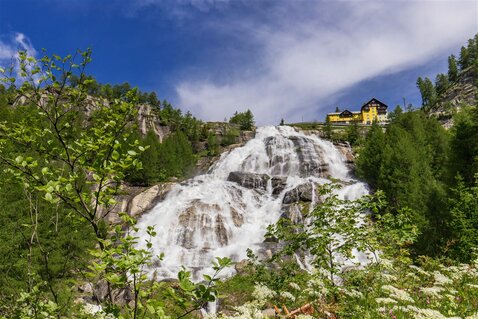 Romantici Laghi e Alpi maestose